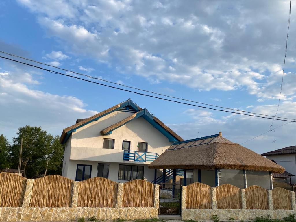 ホテル Casa Munteanu Mila Douăzeci şi Trei エクステリア 写真